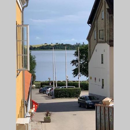 Lejlighed Pa Torvet I Stege Esterno foto
